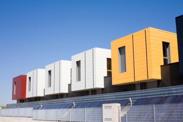 Vivir en una casa industrializada: opiniones reales y si merece la pena en 2026